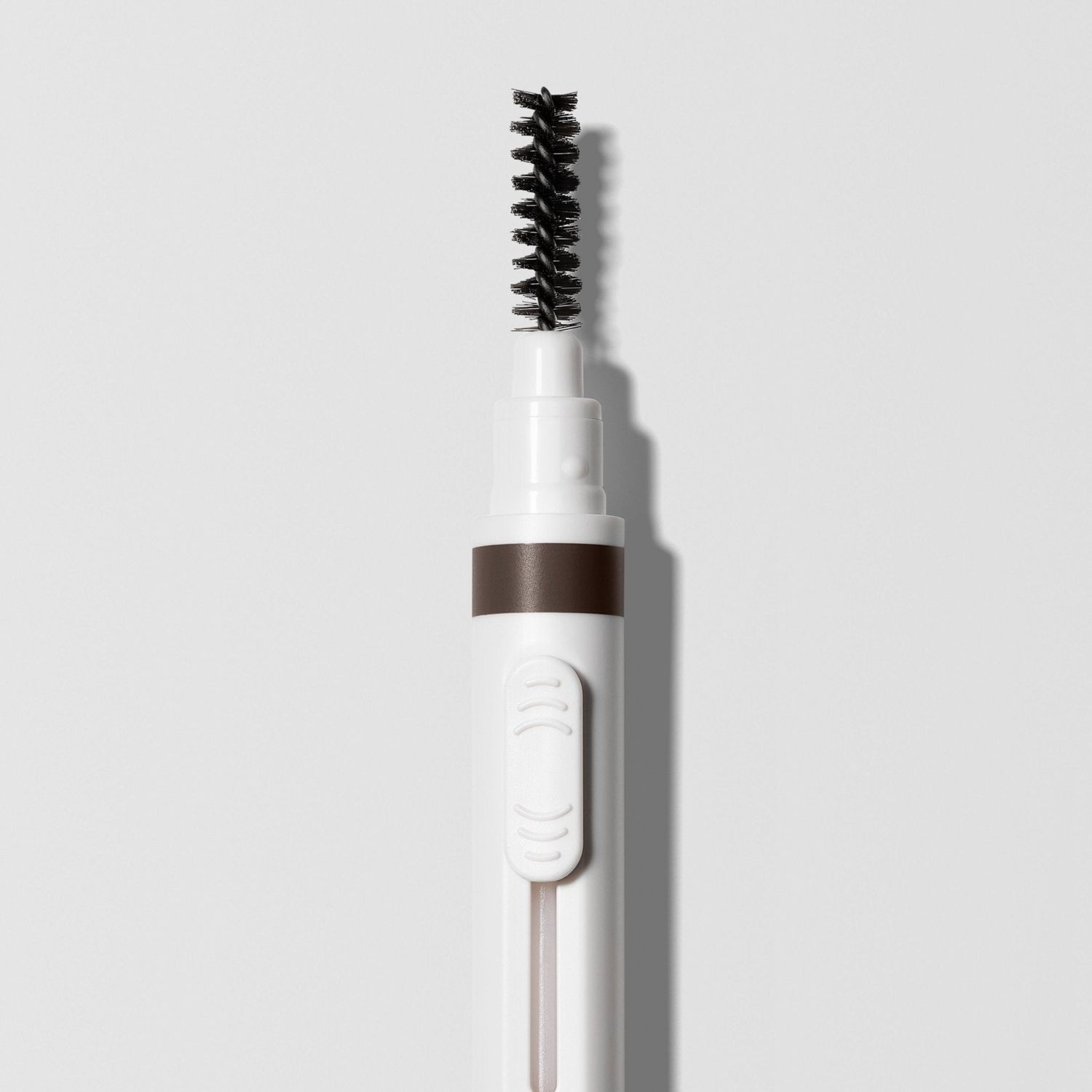 MASTER BLADE™ BROW PENCIL (LÁPIZ PARA CEJAS CON ACABADO NATURAL)
